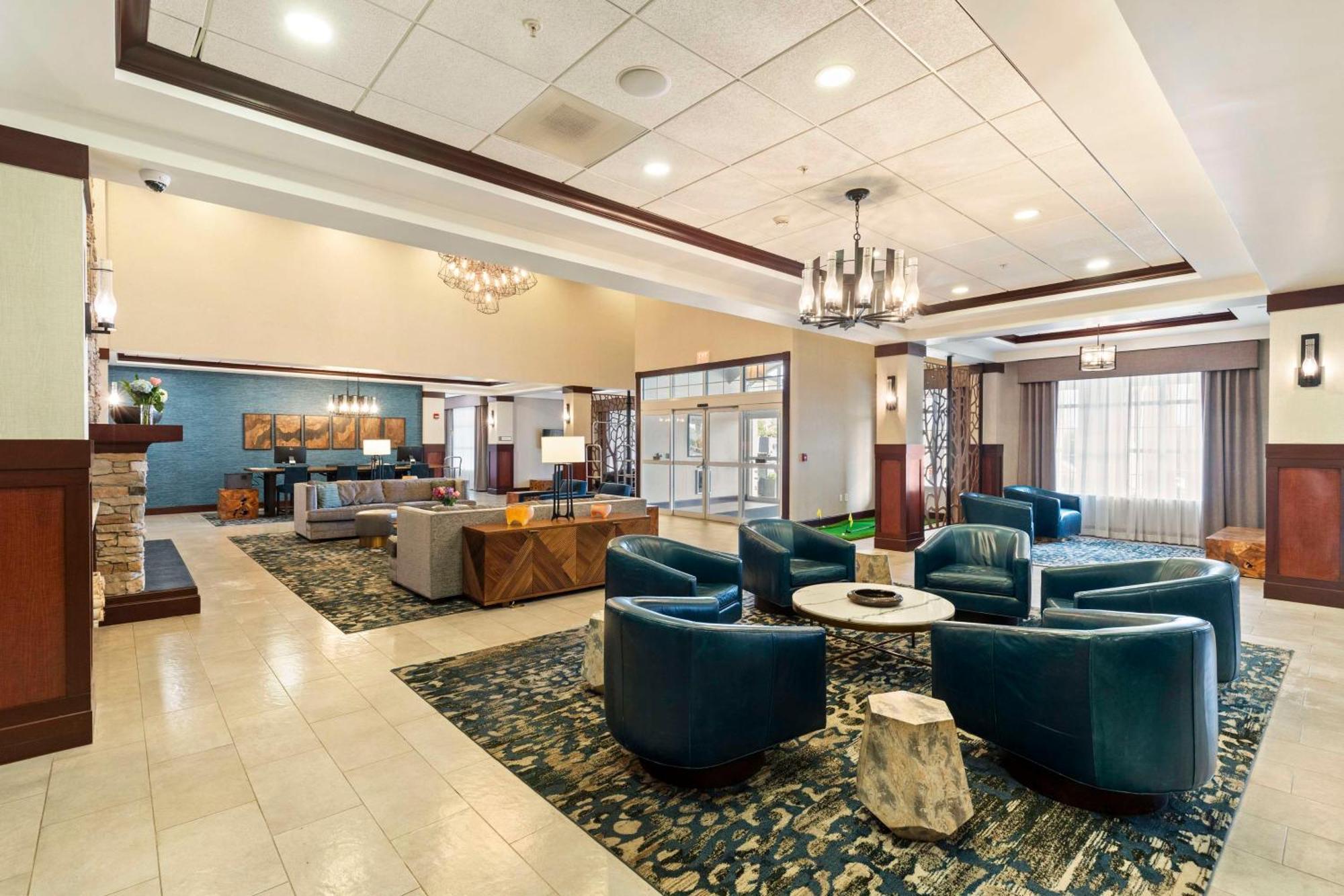 Doubletree By Hilton Blue Ridge Shadows Hotel